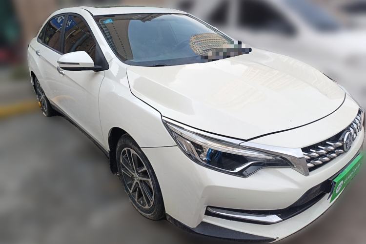 Used Venucia D60 2020 1.6L XL CVT Enjoyment Edition Front Right 45 Deg