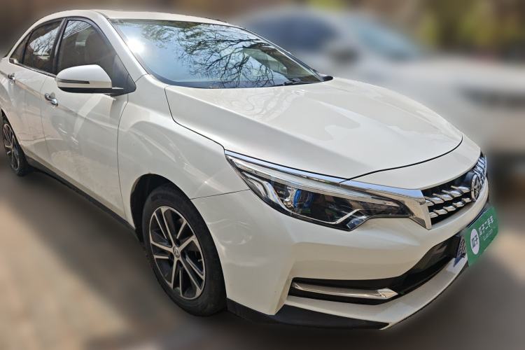 Used Venucia D60 2020 1.6L XL CVT Enjoyment Edition Front Right 45 Deg