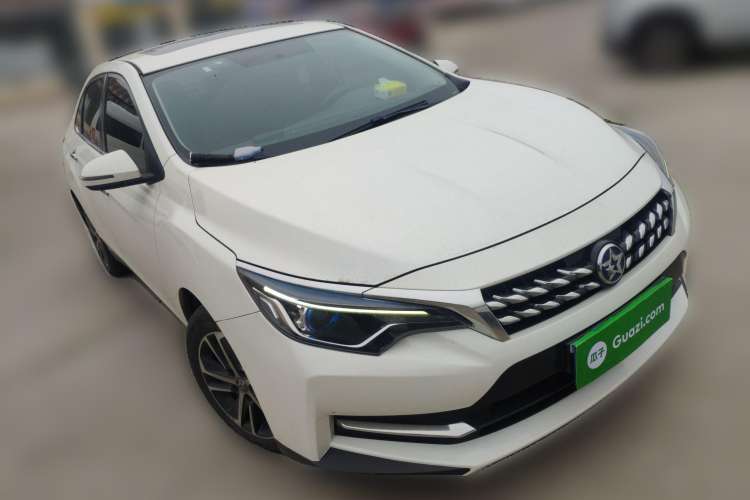 Used Venucia D60 2020 1.6L XL CVT Enjoyment Edition Front Right 45 Deg