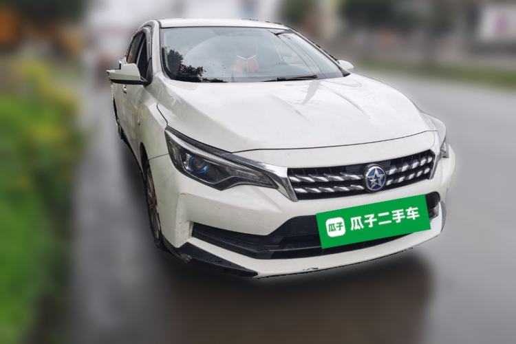 Used Venucia D60 2020 1.6L Entry Manual Comfort Edition Front Right 45 Deg
