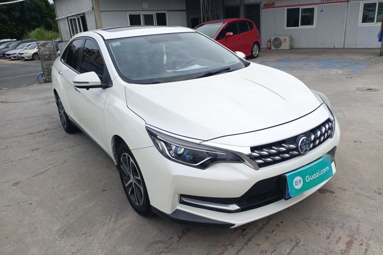 Used Venucia D60 2020 1.6L XL CVT Enjoyment Edition Front Right 45 Deg
