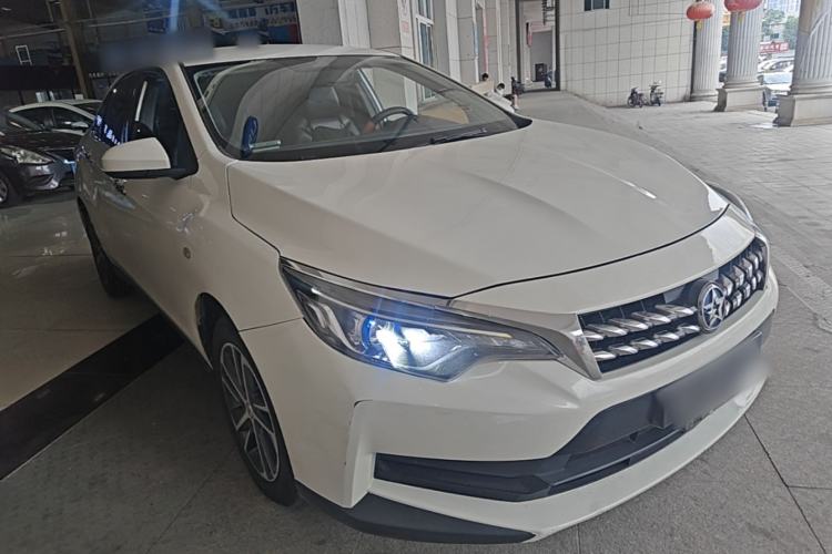 Used Venucia D60 2020 1.6L XE CVT Enjoyment Edition Front Right 45 Deg