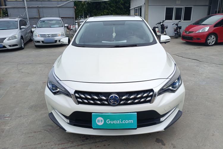 Used Venucia D60 2020 1.6L XL CVT Enjoyment Edition Front