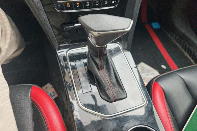 Used Venucia D60 2020 1.6L XL CVT Enjoyment Edition Gear Lever