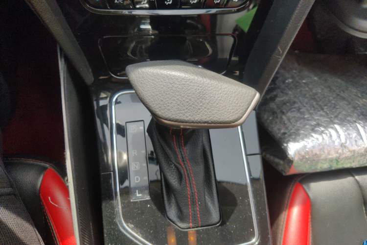 Used Venucia D60 2020 1.6L XL CVT Enjoyment Edition Gear Lever