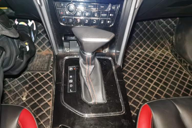 Used Venucia D60 2020 1.6L XL CVT Enjoyment Edition Gear Lever