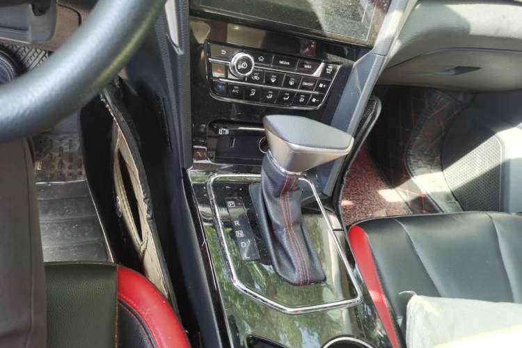 Used Venucia D60 2020 1.6L XL CVT Enjoyment Edition Gear Lever