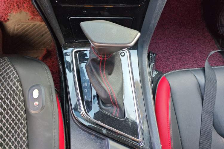 Used Venucia D60 2020 1.6L XE CVT Enjoyment Edition Gear Lever