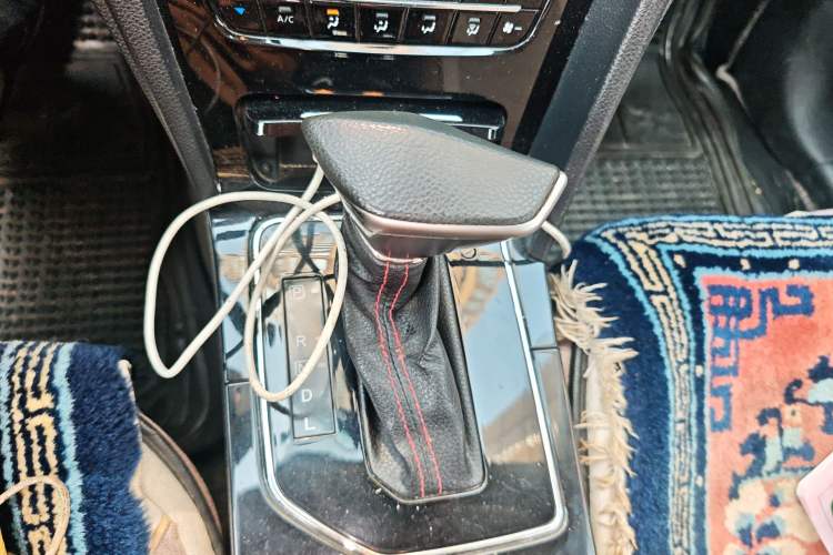 Used Venucia D60 2020 1.6L XL CVT Enjoyment Edition Gear Lever