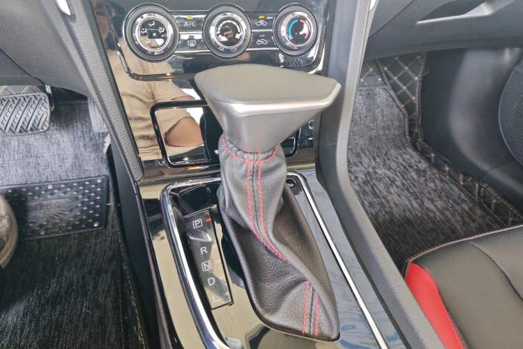 Used Venucia D60 2020 1.6L XE CVT Enjoyment Edition Gear Lever