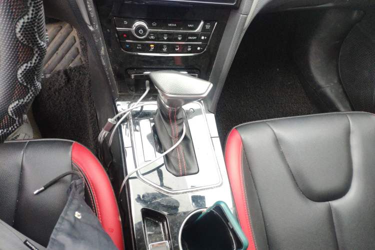 Used Venucia D60 2020 1.6L XL CVT Enjoyment Edition Gear Lever