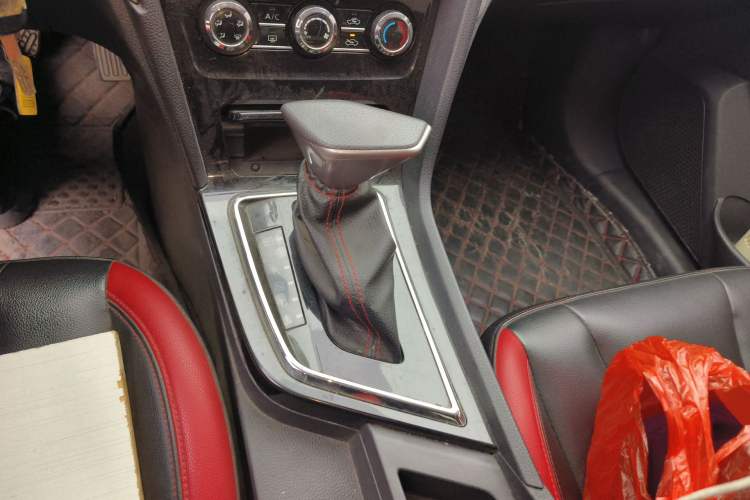 Used Venucia D60 2020 1.6L XE CVT Enjoyment Edition Gear Lever