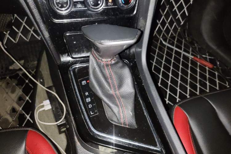 Used Venucia D60 2020 1.6L XE CVT Enjoyment Edition Gear Lever