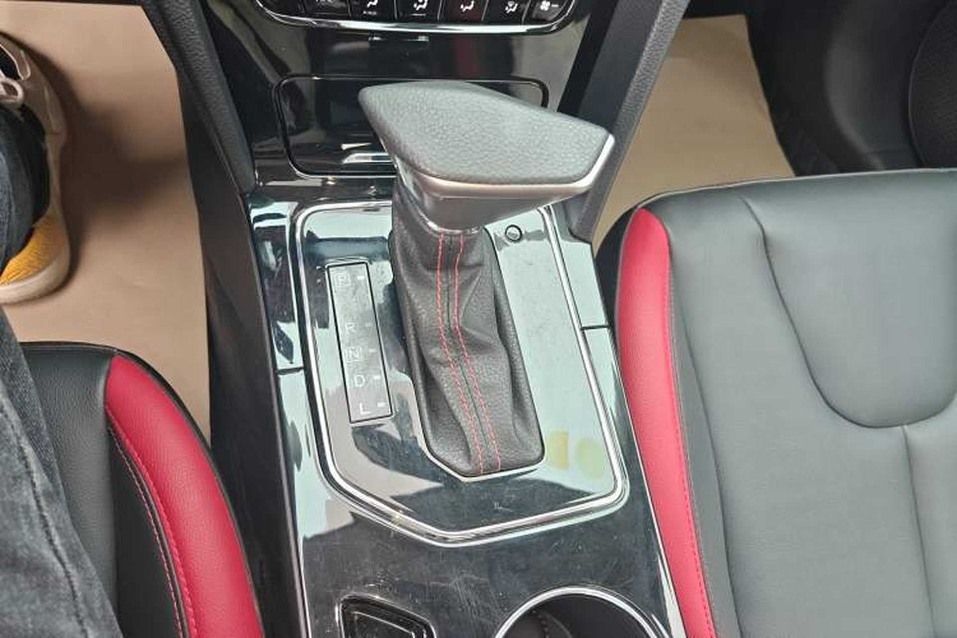 Used Venucia D60 2020 1.6L XL CVT Enjoyment Edition Gear Lever