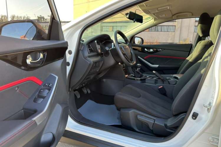 Used Venucia D60 2020 1.6L Entry Manual Comfort Edition Interior 1