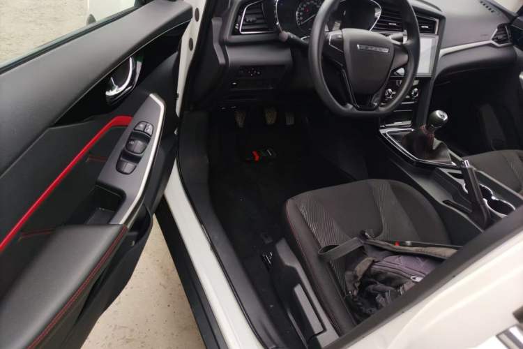 Used Venucia D60 2020 1.6L Entry Manual Comfort Edition Interior 2