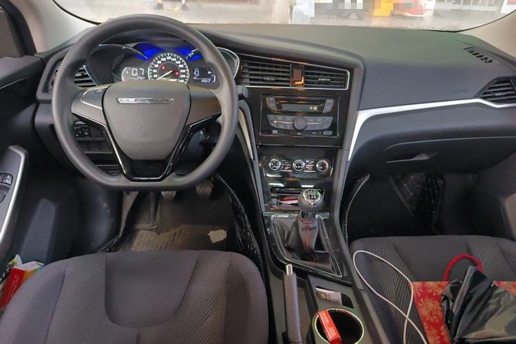 Used Venucia D60 2020 1.6L Entry Manual Comfort Edition Interior 2