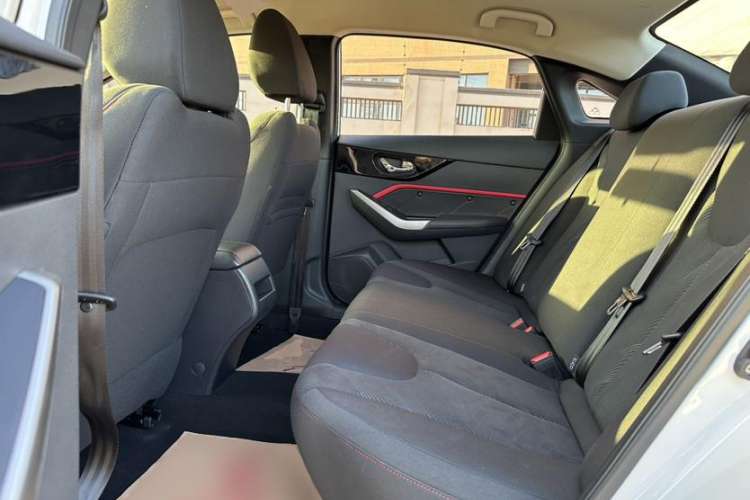 Used Venucia D60 2020 1.6L Entry Manual Comfort Edition Interior 3