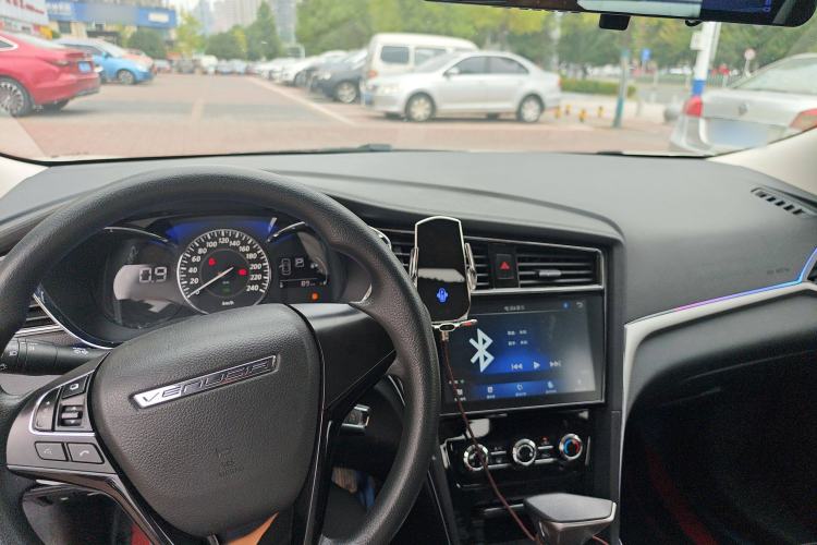 Used Venucia D60 2020 1.6L XE CVT Enjoyment Edition Interior 3