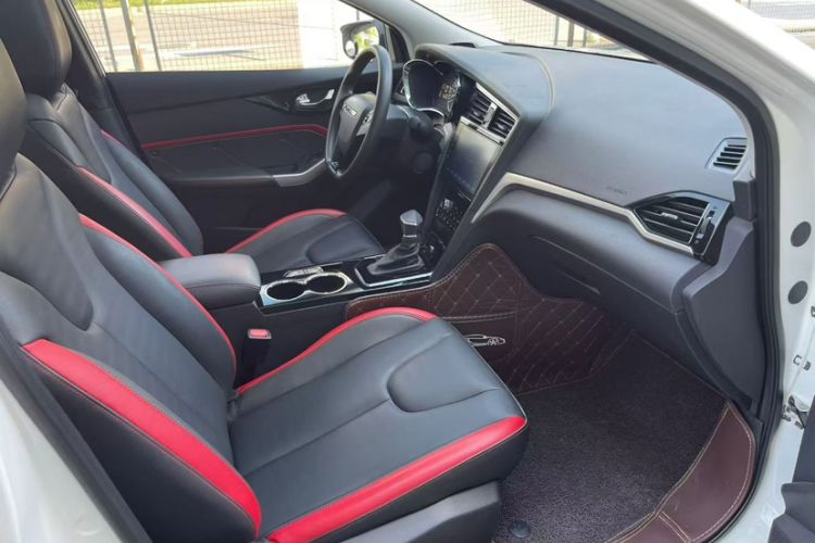 Used Venucia D60 2020 1.6L XL CVT Enjoyment Edition Interior 3