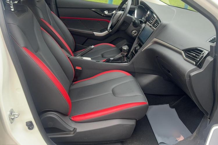 Used Venucia D60 2020 1.6L XE CVT Enjoyment Edition Interior 4
