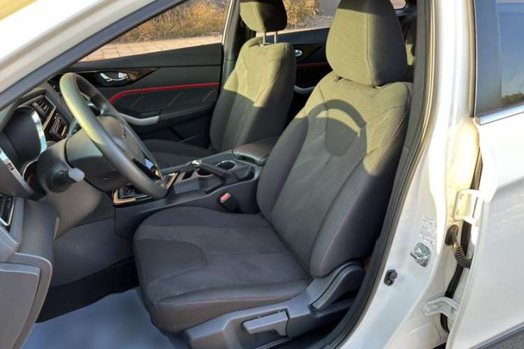 Used Venucia D60 2020 1.6L Entry Manual Comfort Edition Interior 5