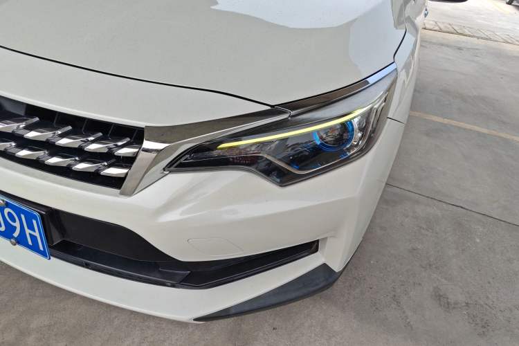 Used Venucia D60 2020 1.6L XE CVT Enjoyment Edition Left Front Headlight