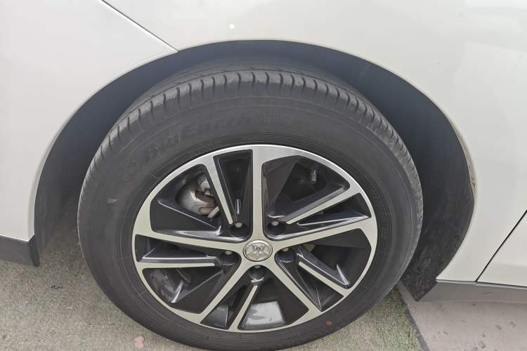 Used Venucia D60 2020 1.6L XL CVT Enjoyment Edition Left Front Wheel Hub