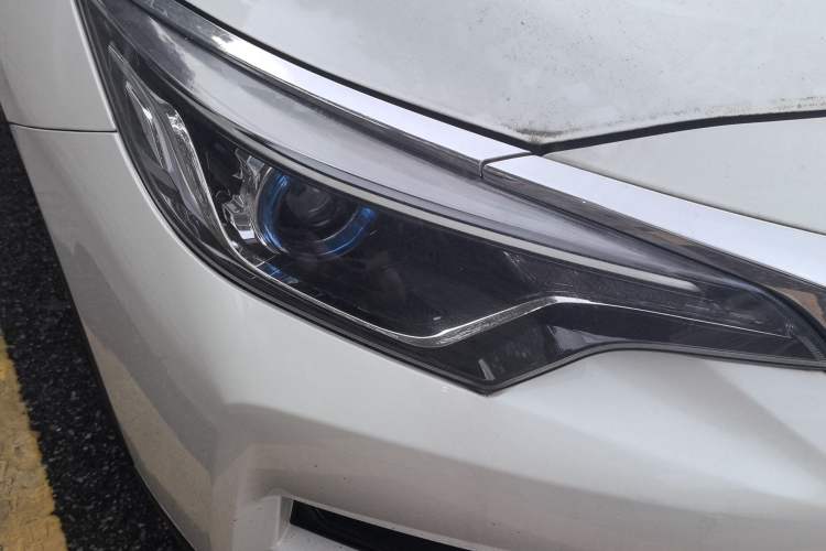 Used Venucia D60 2020 1.6L XE CVT Enjoyment Edition Right Front Headlight