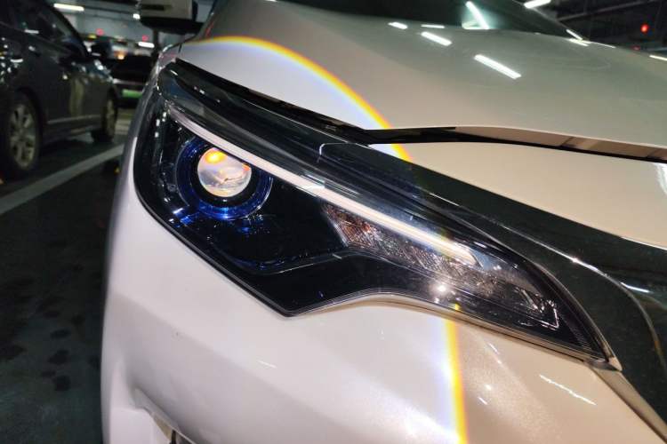 Used Venucia D60 2020 1.6L XL CVT Enjoyment Edition Right Front Headlight