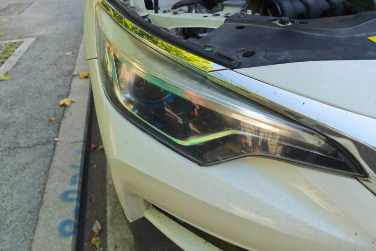Used Venucia D60 2020 1.6L Entry Manual Comfort Edition Right Front Headlight