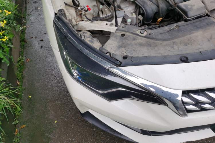 Used Venucia D60 2020 1.6L Entry Manual Comfort Edition Right Front Headlight