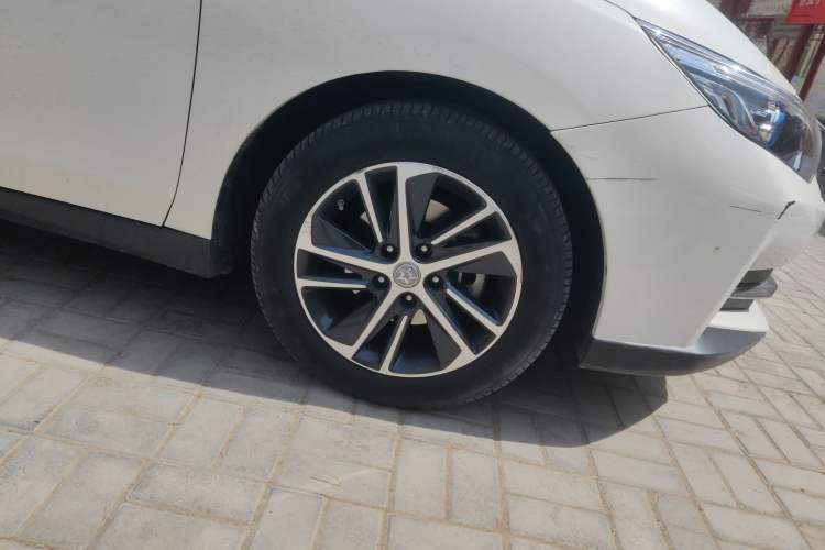 Used Venucia D60 2020 1.6L XL CVT Enjoyment Edition Right Front Wheel Hub