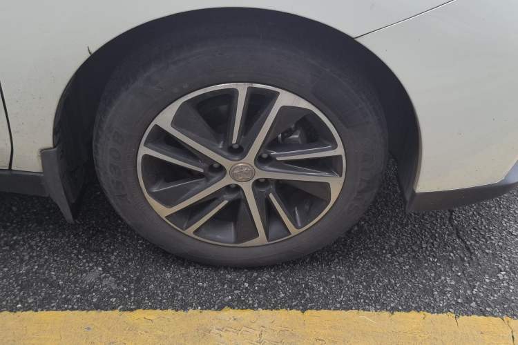 Used Venucia D60 2020 1.6L XE CVT Enjoyment Edition Right Front Wheel Hub