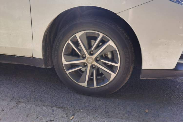 Used Venucia D60 2020 1.6L XL CVT Enjoyment Edition Right Front Wheel Hub