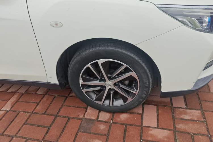 Used Venucia D60 2020 1.6L XE CVT Enjoyment Edition Right Front Wheel Hub