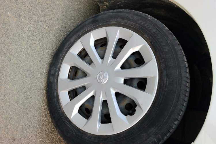 Used Venucia D60 2020 1.6L Entry Manual Comfort Edition Right Front Wheel Hub