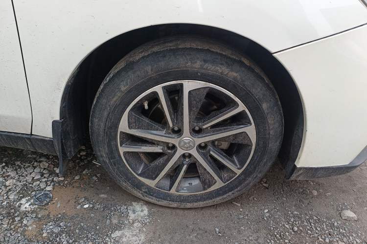 Used Venucia D60 2020 1.6L XL CVT Enjoyment Edition Right Front Wheel Hub