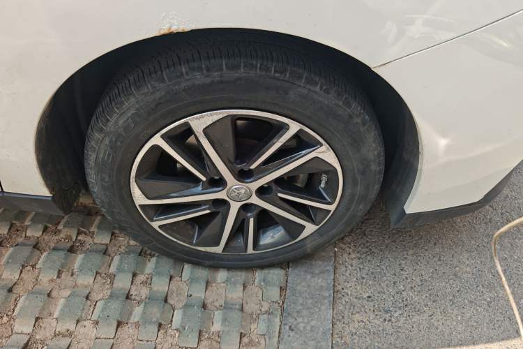 Used Venucia D60 2020 1.6L XL CVT Enjoyment Edition Right Front Wheel Hub