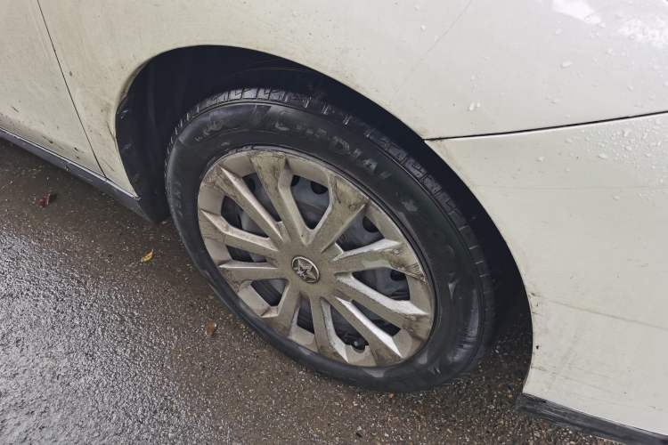 Used Venucia D60 2020 1.6L Entry Manual Comfort Edition Right Front Wheel Hub