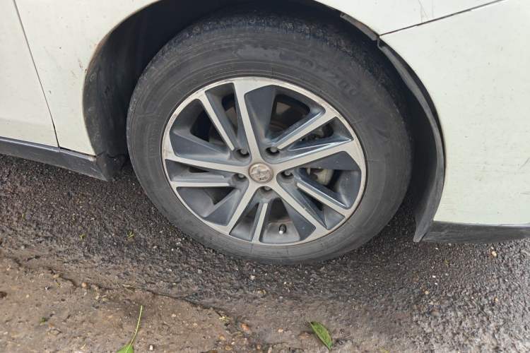 Used Venucia D60 2020 1.6L XL CVT Enjoyment Edition Right Front Wheel Hub
