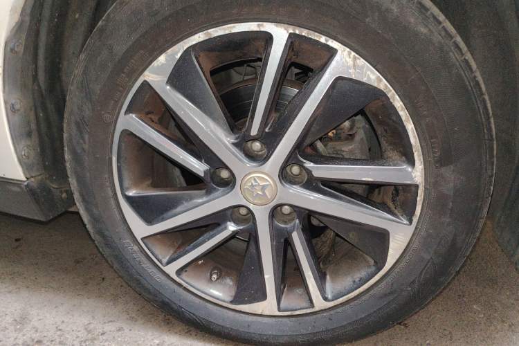 Used Venucia D60 2020 1.6L XL CVT Enjoyment Edition Right Front Wheel Hub