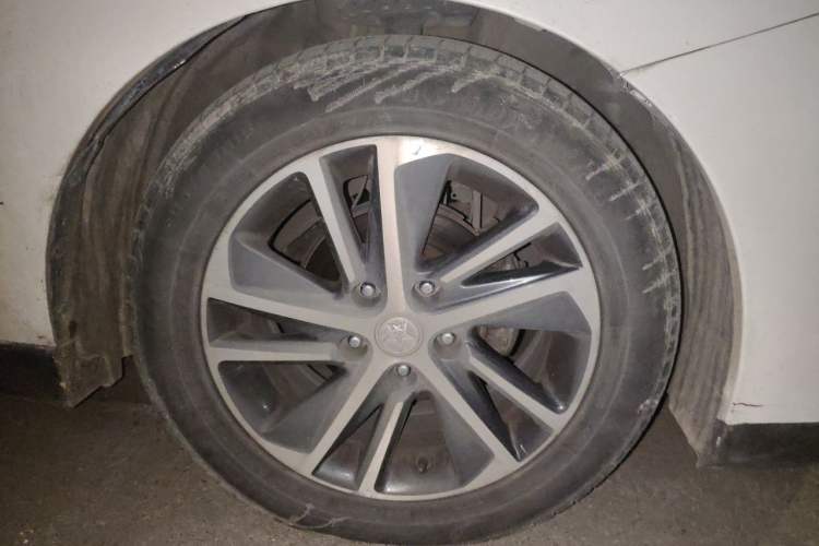 Used Venucia D60 2020 1.6L XE CVT Enjoyment Edition Right Front Wheel Hub