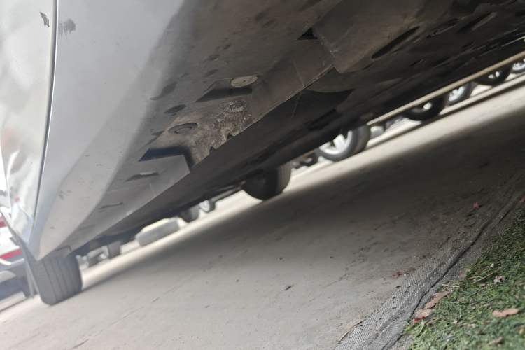 Used Venucia D60 2020 1.6L XL CVT Enjoyment Edition Right Side Sill