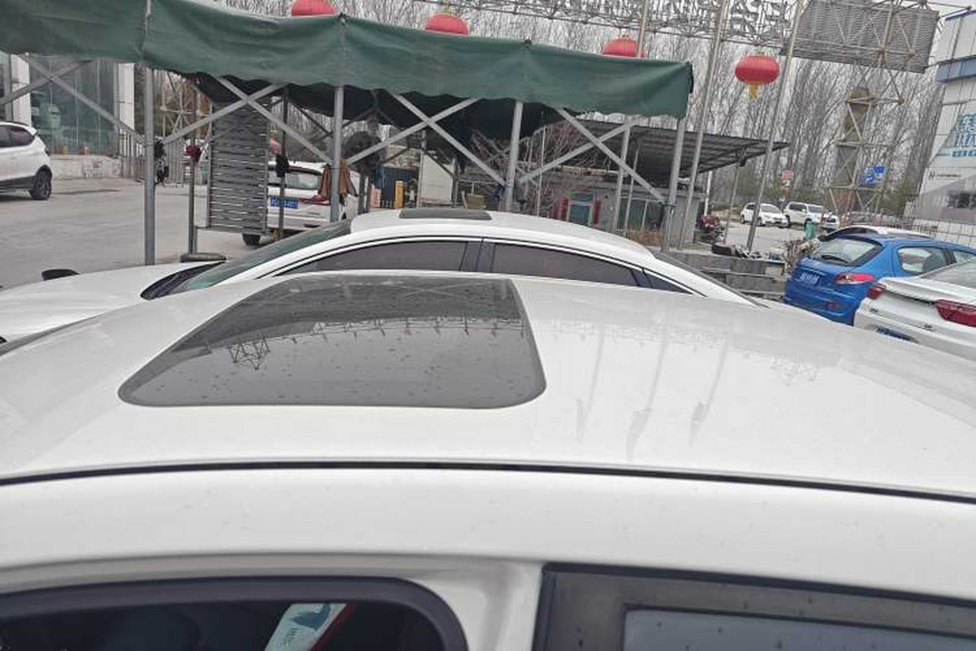 Used Venucia D60 2020 1.6L XL CVT Enjoyment Edition Roof