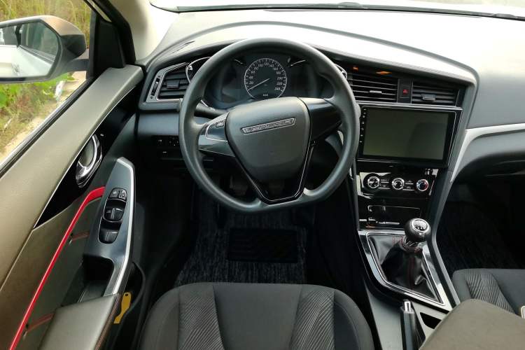 Used Venucia D60 2020 1.6L Entry Manual Comfort Edition Steering Wheel