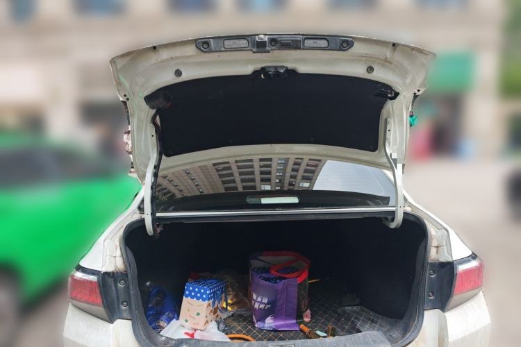 Used Venucia D60 2020 1.6L XL CVT Enjoyment Edition Trunk