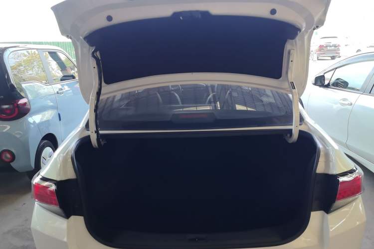 Used Venucia D60 2020 1.6L XL CVT Enjoyment Edition Trunk