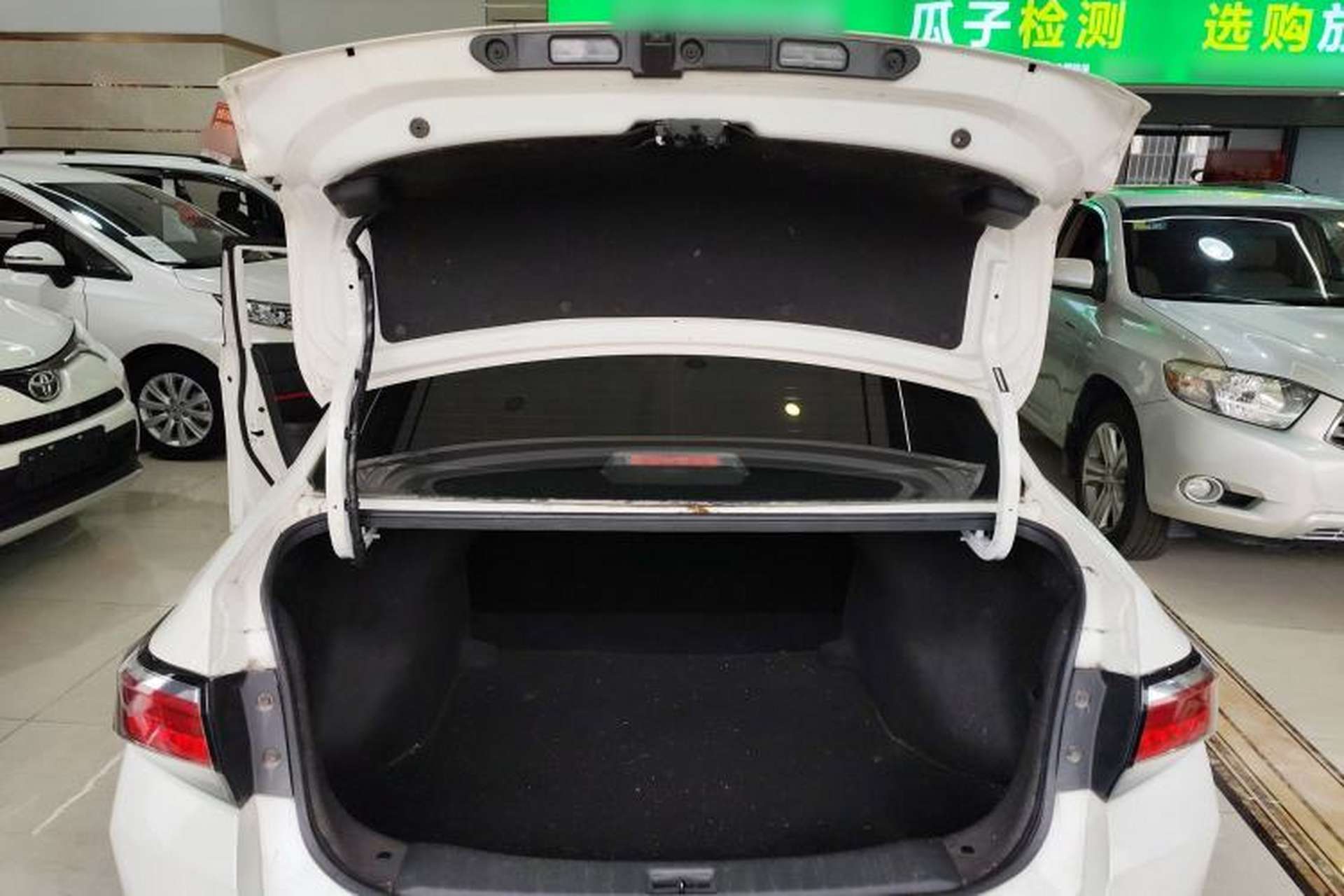 Used Venucia D60 2020 1.6L XE CVT Enjoyment Edition Trunk