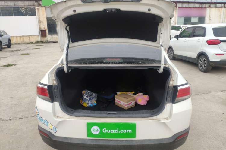 Used Venucia D60 2020 1.6L XL CVT Enjoyment Edition Trunk